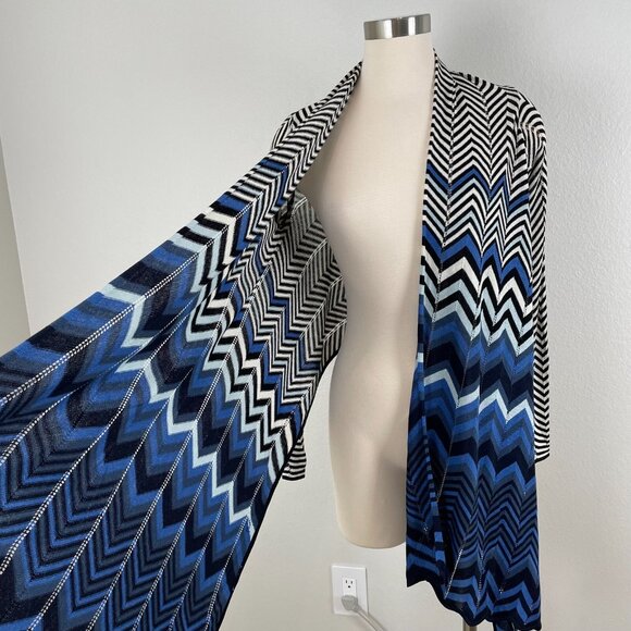 BCBGMAXAZRIA Womens XS Cardigan Wrap Shawl Silk Blend Chevron Scalloped Edge - Picture 2 of 10